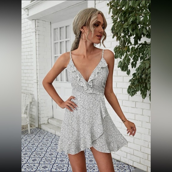 Brand: Shein Size: XS - Picture 1 of 4